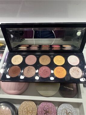 > Authentic Pat McGrath Labs Mothership VII: Divine Rose Eyeshadow Palette